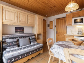 Appartement 2 pièces avec terrasse exposée sud, proche des pistes et commerces, garage inclus - FR-1-304-54 La Clusaz